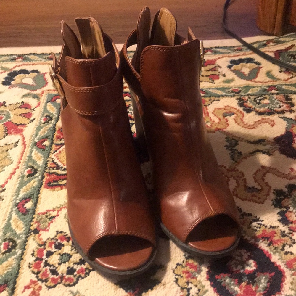 Fioni Block Heel